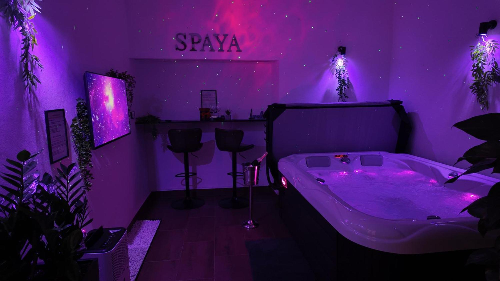 Spaya Jacuzzi Centrum Apartment - With Home Cinema & Private Parking Kosice Luaran gambar